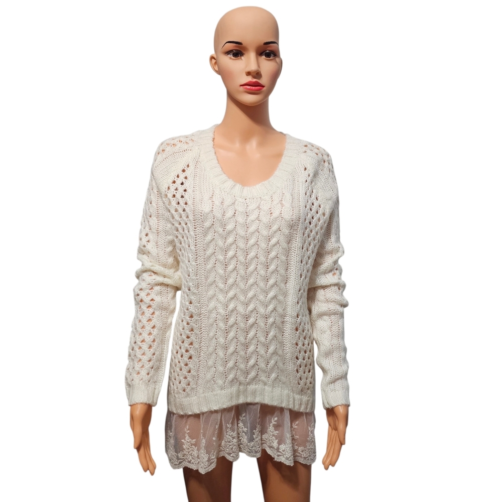 Pol Cable knit Ivory With Lace Hem Bohemian Chunky Sweater Sz S (Oversized)